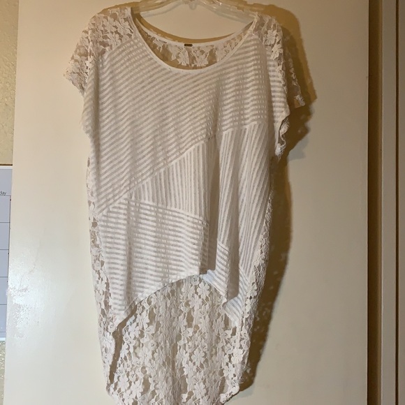 Free People Tops - Free People High/Low Lace Top